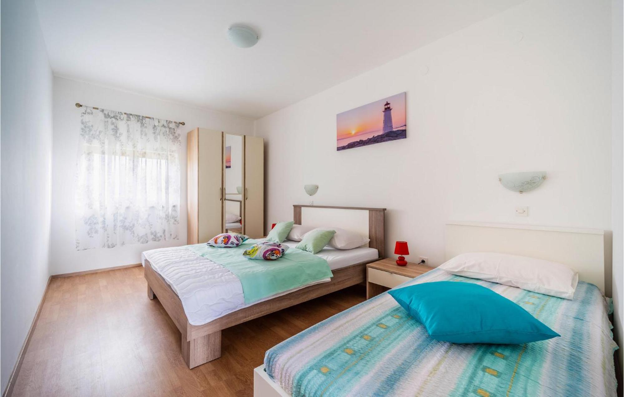Amazing Apartment In Krnica With Kitchen Екстер'єр фото